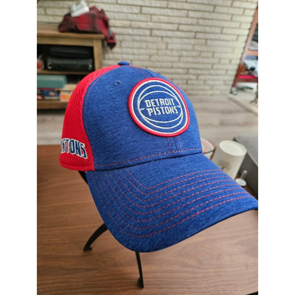 New Era Detroit Pistons Hat Mens OSFM Blue Red 9FORTY NBA Mesh Trucker Strapback
